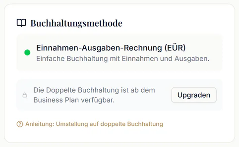 Karte „Buchhaltungsmethode“ mit dem Hinweis „Die Doppelte Buchhaltung ist ab dem Business Plan verfügbar“ und der Schaltfläche „Upgraden“